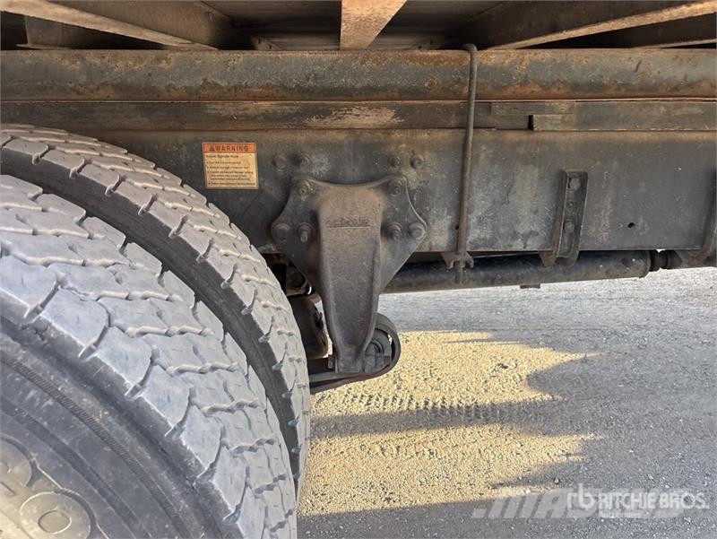Freightliner M2106 4x2 Van Truck Camiones con caja de remolque