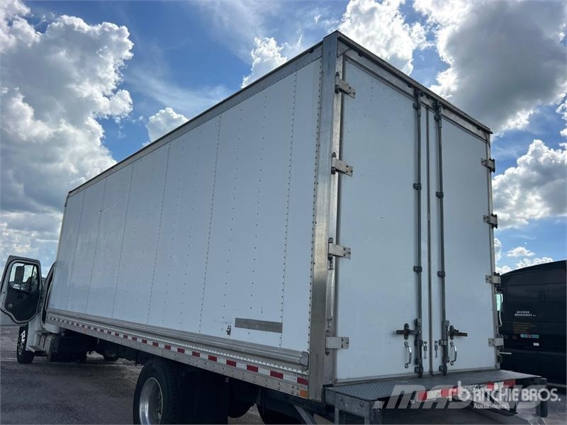 Freightliner M2106 4x2 Van Truck (Inoperable) Furgons