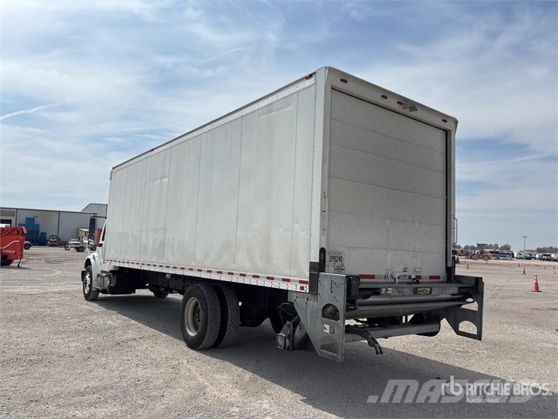 Freightliner M2106 4x2 Van Truck Skříňová nástavba