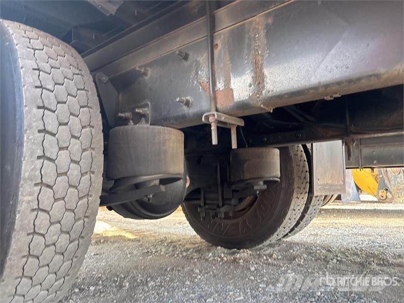 Freightliner M2106 4x2 Van Truck Sanduk kamioni