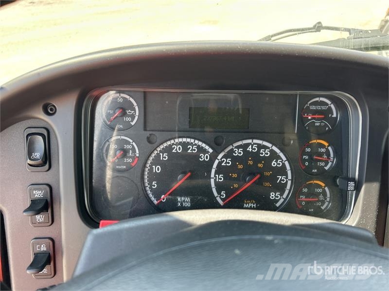 Freightliner M2106 4x2 Van Truck Φορτηγά Κόφα