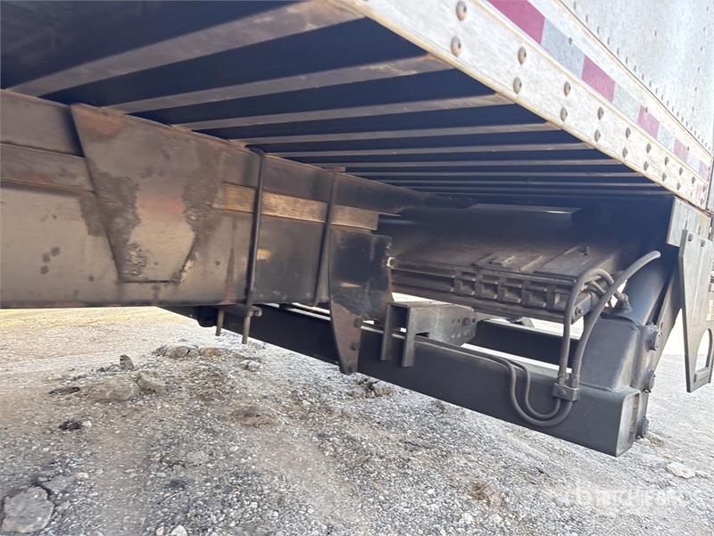 Freightliner M2106 4x2 Van Truck Sanduk kamioni