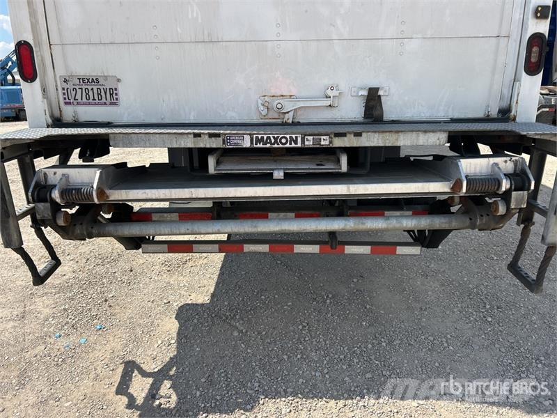 Freightliner M2106 4x2 Van Truck Φορτηγά Κόφα