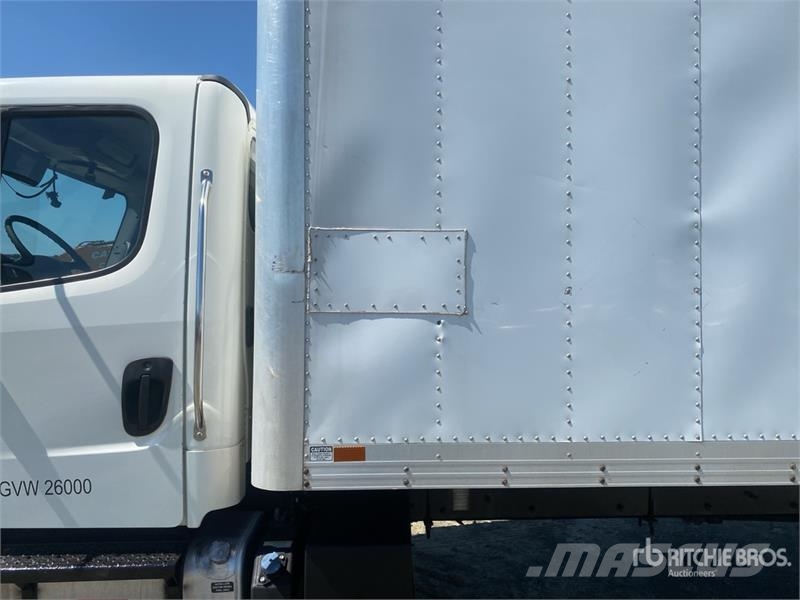 Freightliner M2106 4x2 Van Truck Dobozos teherautók