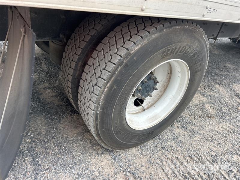Freightliner M2106 4x2 Van Truck Tovornjaki zabojniki
