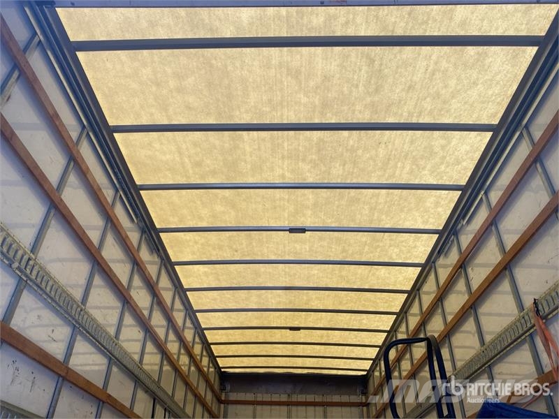 Freightliner M2106 4x2 Van Truck Sanduk kamioni