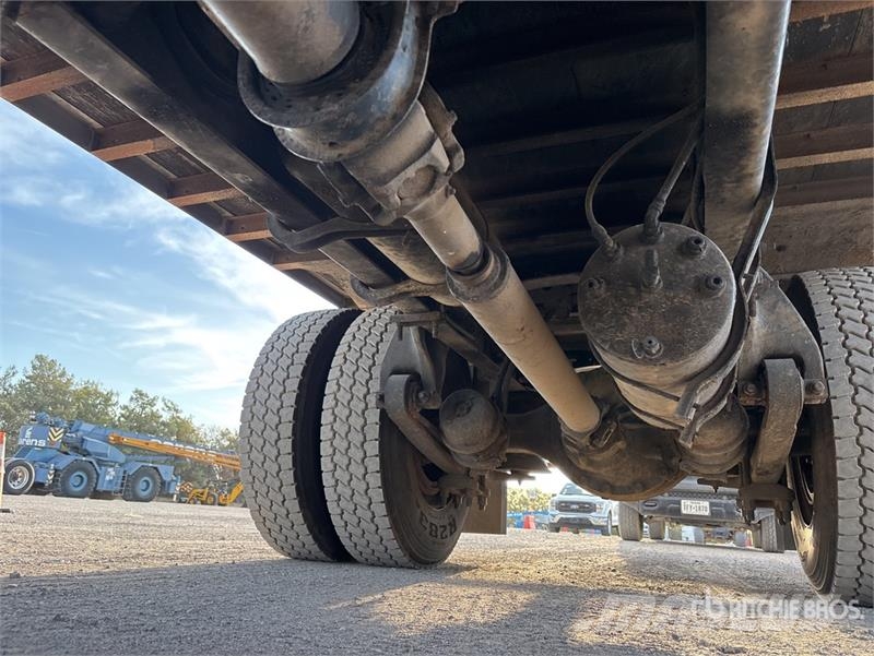 Freightliner M2106 4x2 Van Truck Camiones con caja de remolque