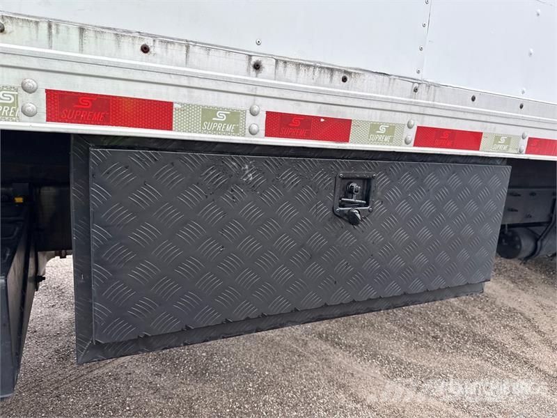 Freightliner M2106 4x2 Van Truck شاحنات ذات هيكل صندوقي