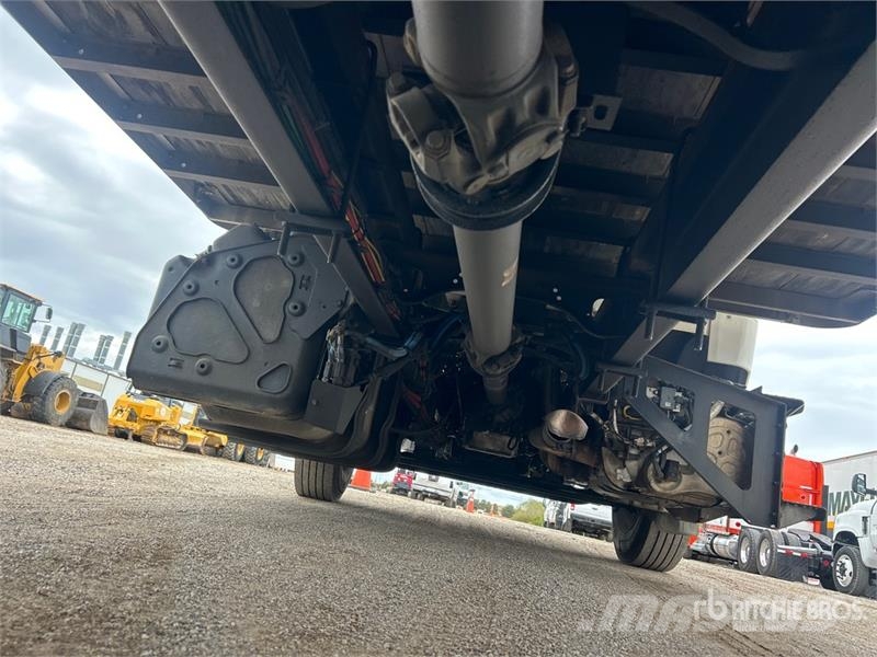 Freightliner M2106 4x2 Van Truck Фургони