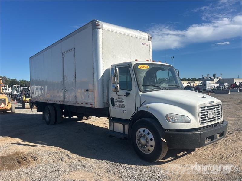Freightliner M2106 4x2 Van Truck Фургони