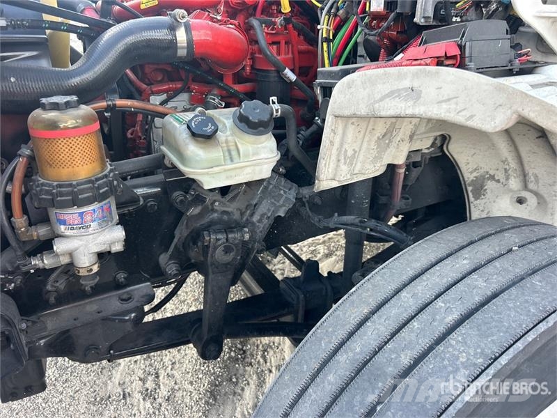Freightliner M2106 4x2 Van Truck (Inoperable) Furgons