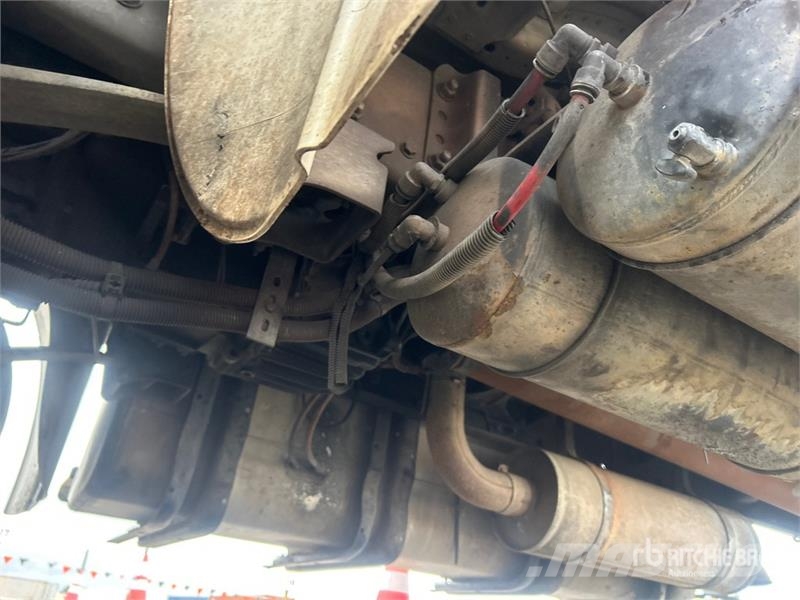 Freightliner M2106 4x2 Van Truck شاحنات ذات هيكل صندوقي