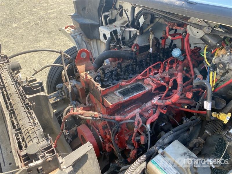 Freightliner M2106 4x2 Van Truck (Inoperable) Sanduk kamioni
