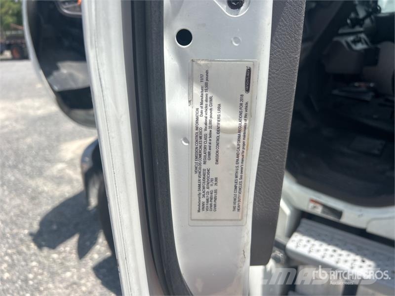 Freightliner M2106 4x2 Van Truck (Inoperable) شاحنات ذات هيكل صندوقي