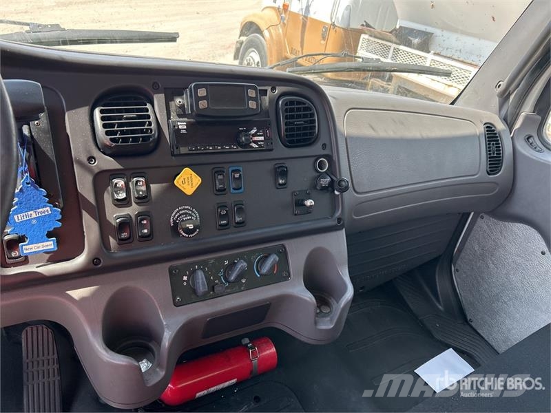 Freightliner M2106 4x2 Van Truck Φορτηγά Κόφα