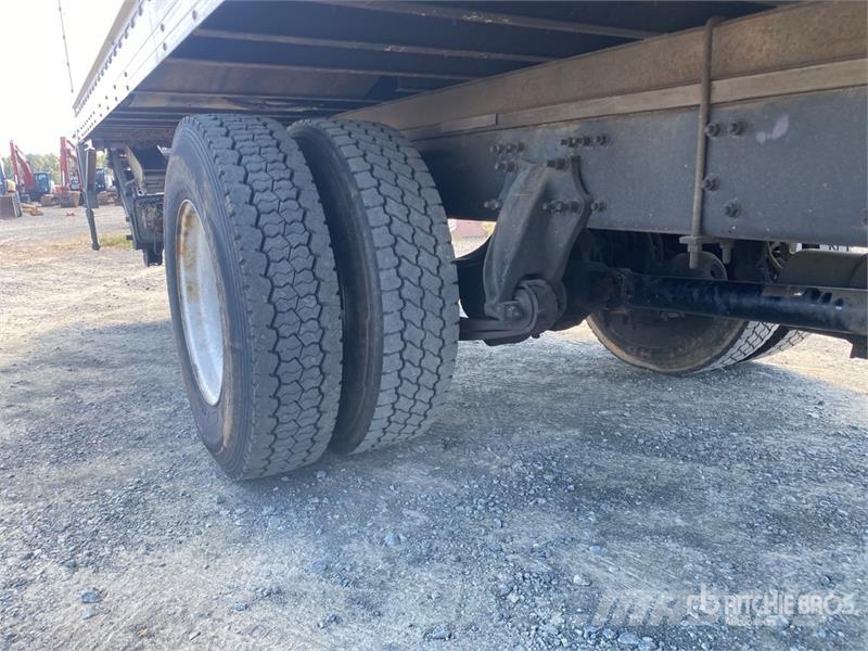 Freightliner M2106 4x2 Van Truck Sanduk kamioni