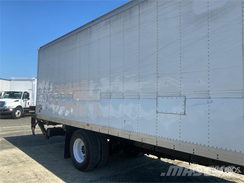 Freightliner M2106 4x2 Van Truck Dobozos teherautók
