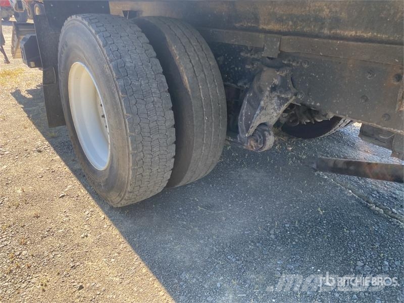 Freightliner M2106 4x2 Van Truck (Inoperable) Sanduk kamioni