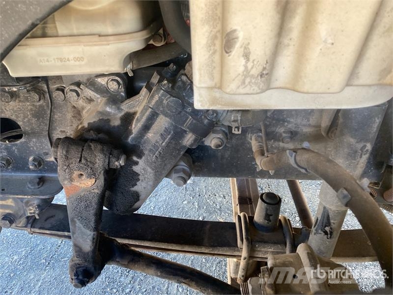 Freightliner M2106 4x2 Van Truck (Inoperable) Sanduk kamioni
