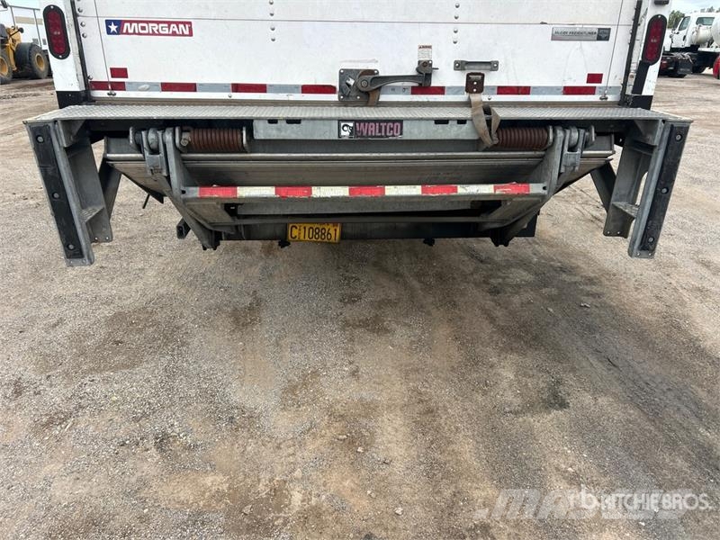 Freightliner M2106 4x2 Van Truck Фургони