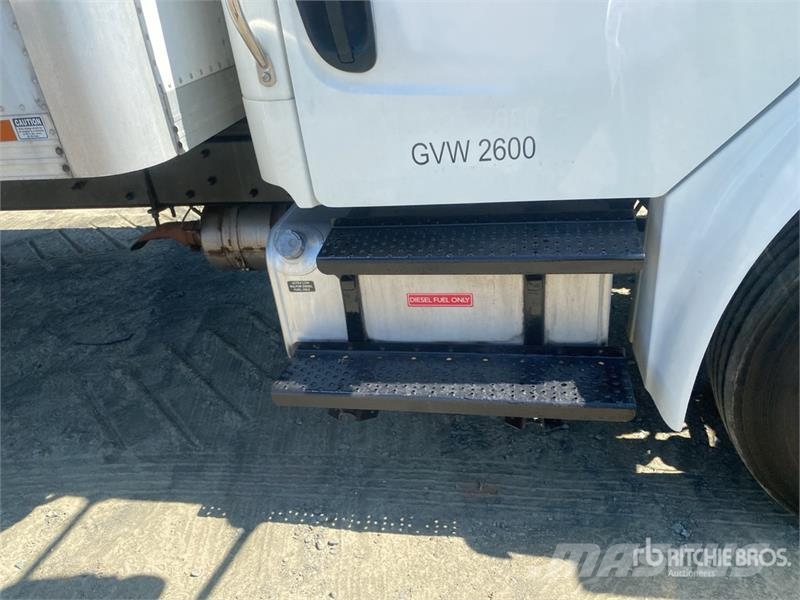 Freightliner M2106 4x2 Van Truck Dobozos teherautók