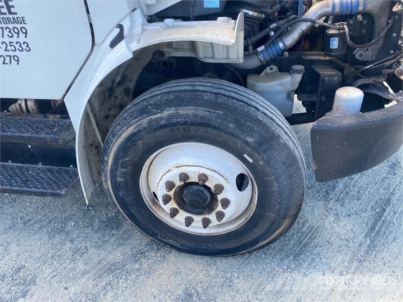 Freightliner M2106 4x2 Van Truck Sanduk kamioni
