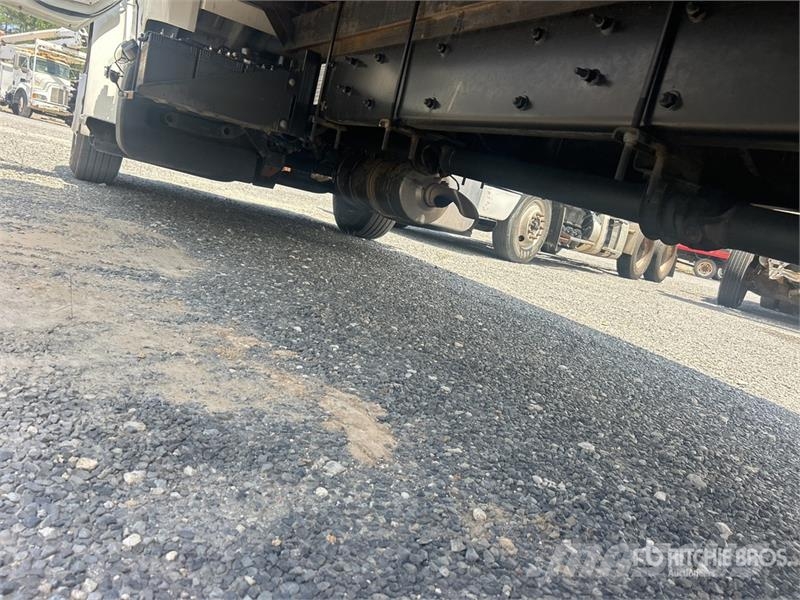 Freightliner M2106 4x2 Van Truck (Inoperable) شاحنات ذات هيكل صندوقي