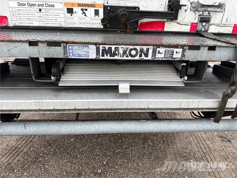 Freightliner M2106 4x2 Van Truck شاحنات ذات هيكل صندوقي