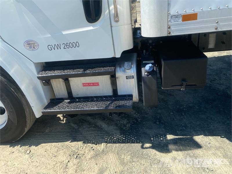 Freightliner M2106 4x2 Van Truck Dobozos teherautók