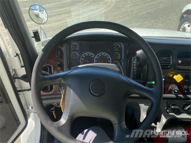 Freightliner M2106 4x2 Van Truck Dobozos teherautók