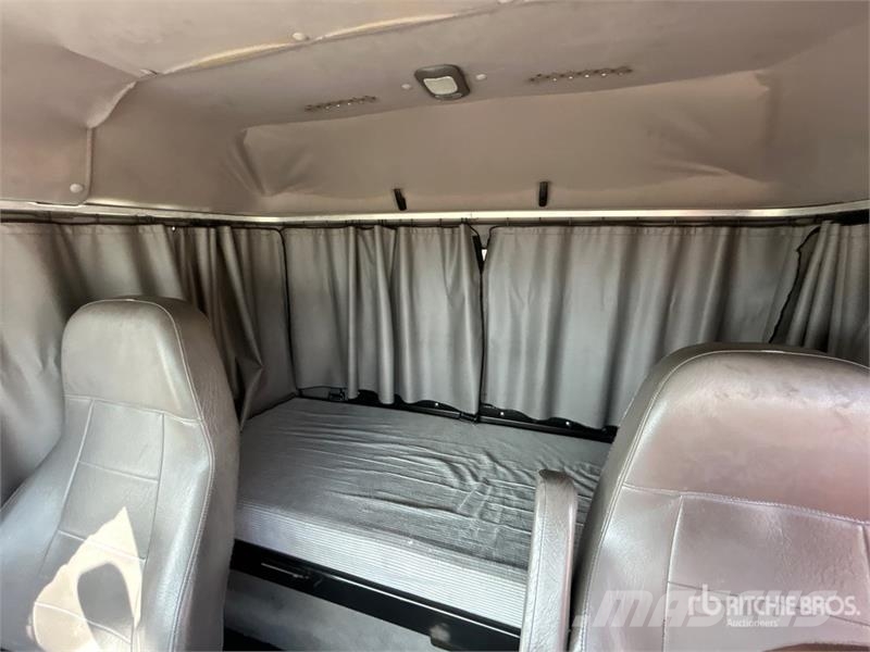 Freightliner M2106 4x2 Van Truck (Inoperable) Furgons