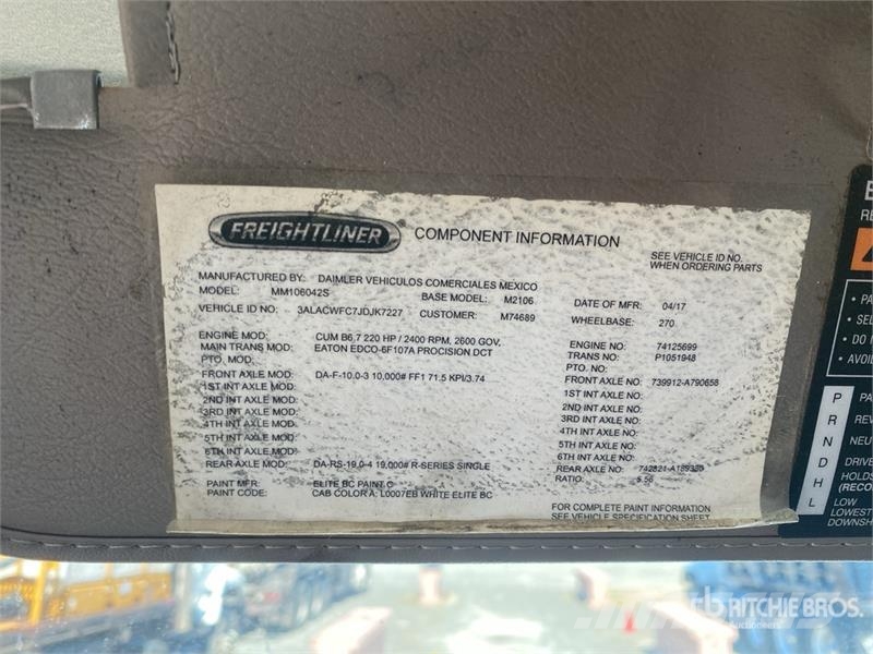 Freightliner M2106 4x2 Van Truck Sanduk kamioni