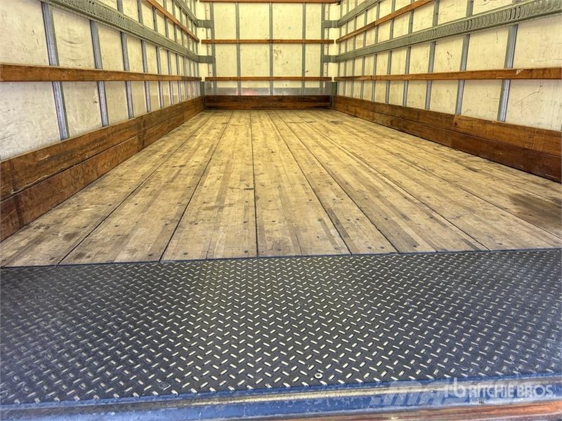 Freightliner M2106 4x2 Van Truck Kofferaufbau