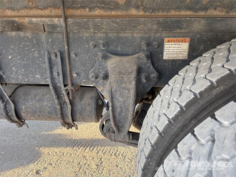 Freightliner M2106 4x2 Van Truck Camiones con caja de remolque