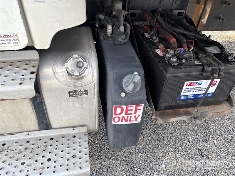 Freightliner M2106 4x2 Van Truck Kofferaufbau