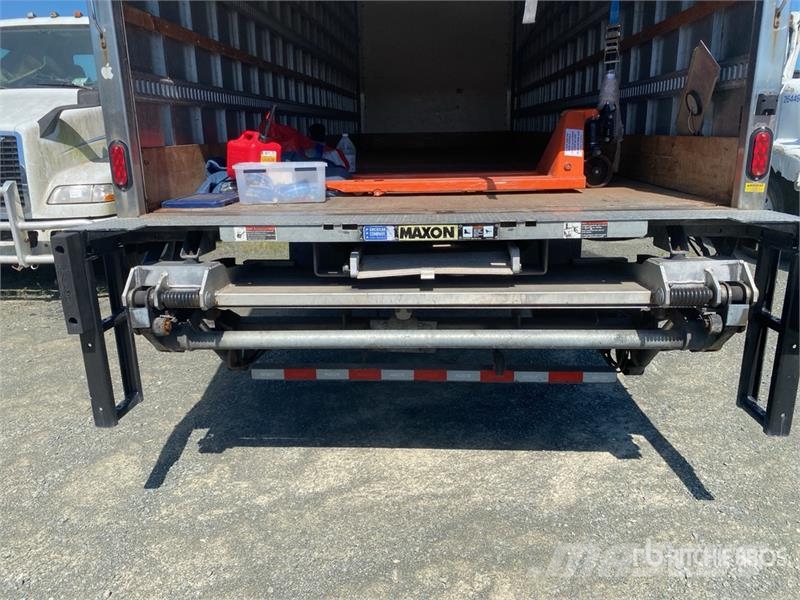 Freightliner M2106 4x2 Van Truck (Inoperable) Sanduk kamioni