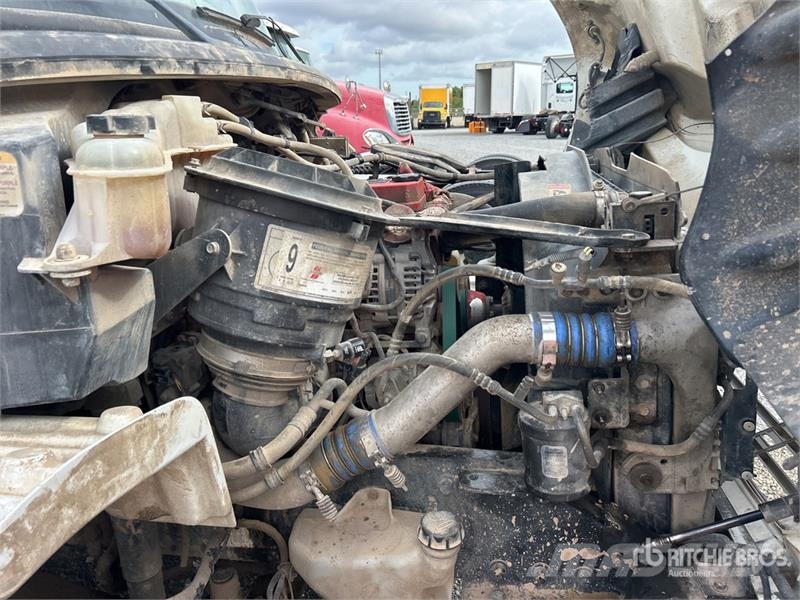 Freightliner M2106 4x2 S/A Dump Truck Самоскиди