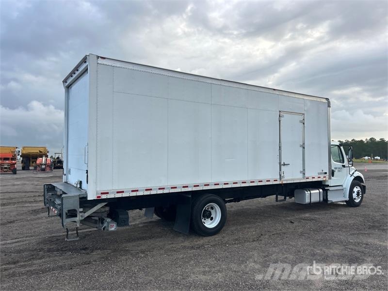 Freightliner M2106 4x2 Van Truck Грузовики-Фургоны