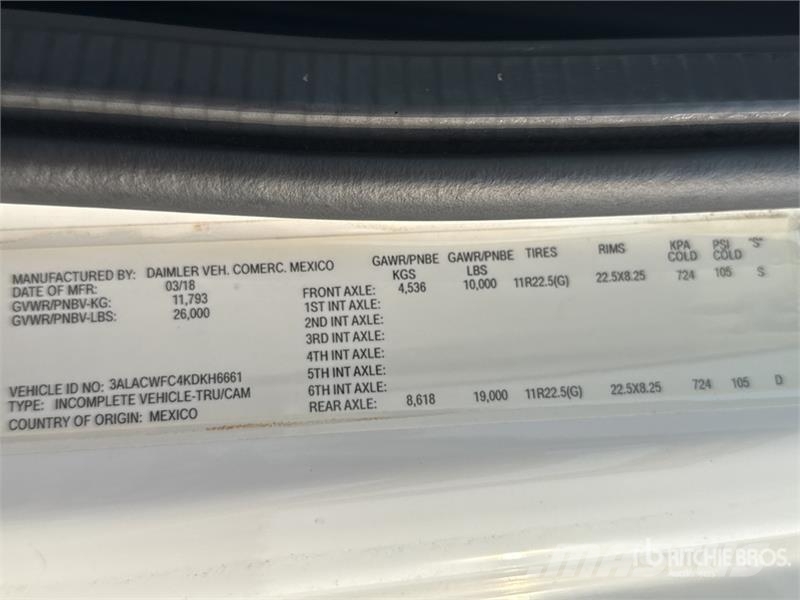 Freightliner M2106 4x2 Van Truck Furgoonautod