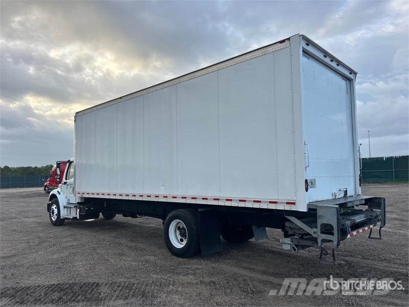 Freightliner M2106 4x2 Van Truck Грузовики-Фургоны