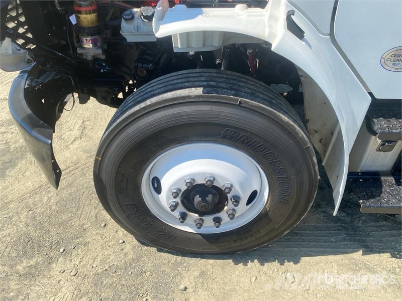 Freightliner M2106 4x2 Van Truck Dobozos teherautók