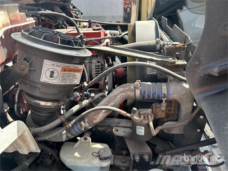 Freightliner M2106 4x2 Van Truck (Inoperable) Box trucks