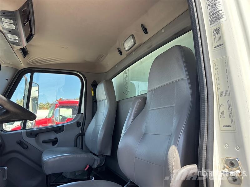 Freightliner M2106 4x2 Van Truck Kofferaufbau