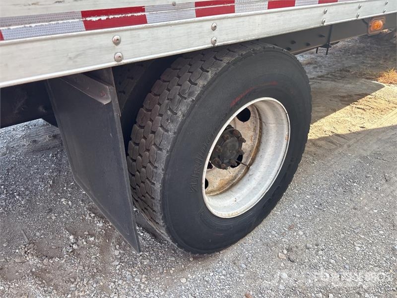 Freightliner M2106 4x2 Van Truck Sanduk kamioni