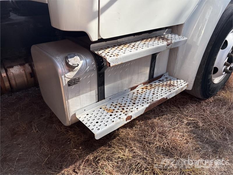 Freightliner M2106 4x2 Van Truck Sanduk kamioni