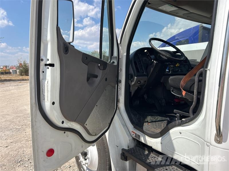 Freightliner M2106 4x2 Van Truck Φορτηγά Κόφα