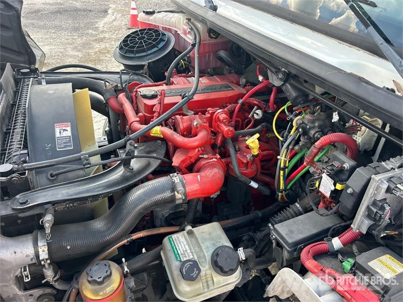 Freightliner M2106 4x2 Van Truck (Inoperable) Furgons