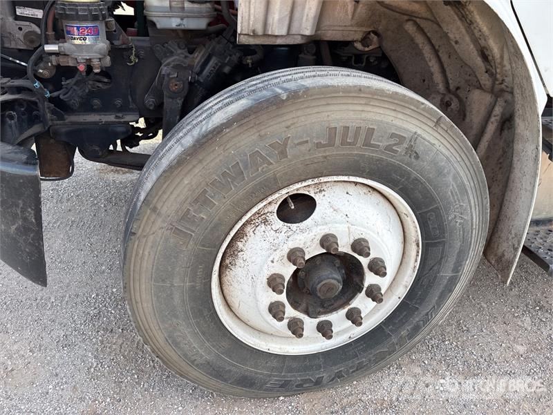 Freightliner M2106 4x2 Van Truck Camiones con caja de remolque
