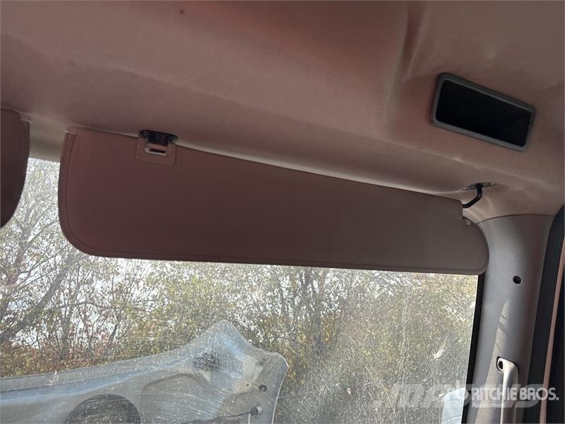 Freightliner M2106 4x2 Van Truck Sanduk kamioni