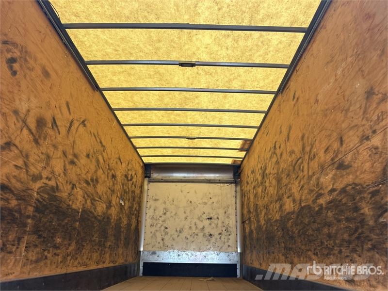 Freightliner M2106 4x2 Van Truck Tovornjaki zabojniki